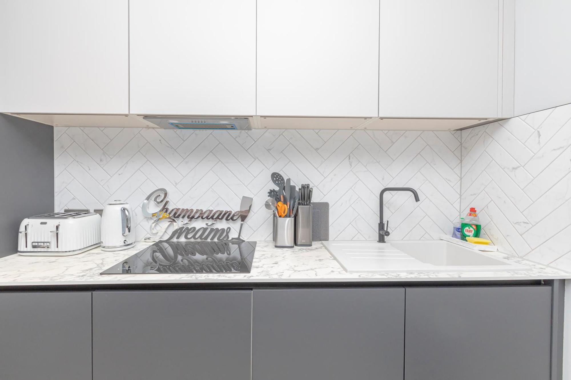 Flash Sales Offer - Any Week Day No Minimum Night Restrictions Brighton City Centre Seafront 1 Bedroom Flat Bn133Duk02 Buitenkant foto
